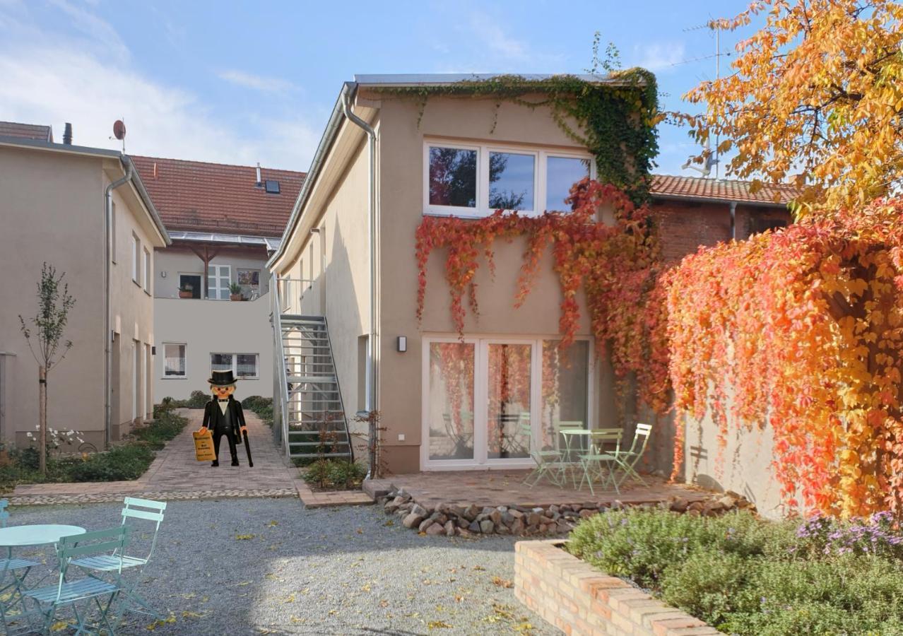 אפרטהוטל נוירופין Travel Art Boardinghouse מראה חיצוני תמונה