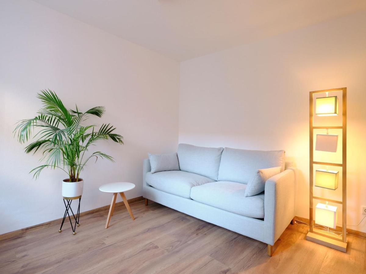 אפרטהוטל נוירופין Travel Art Boardinghouse מראה חיצוני תמונה